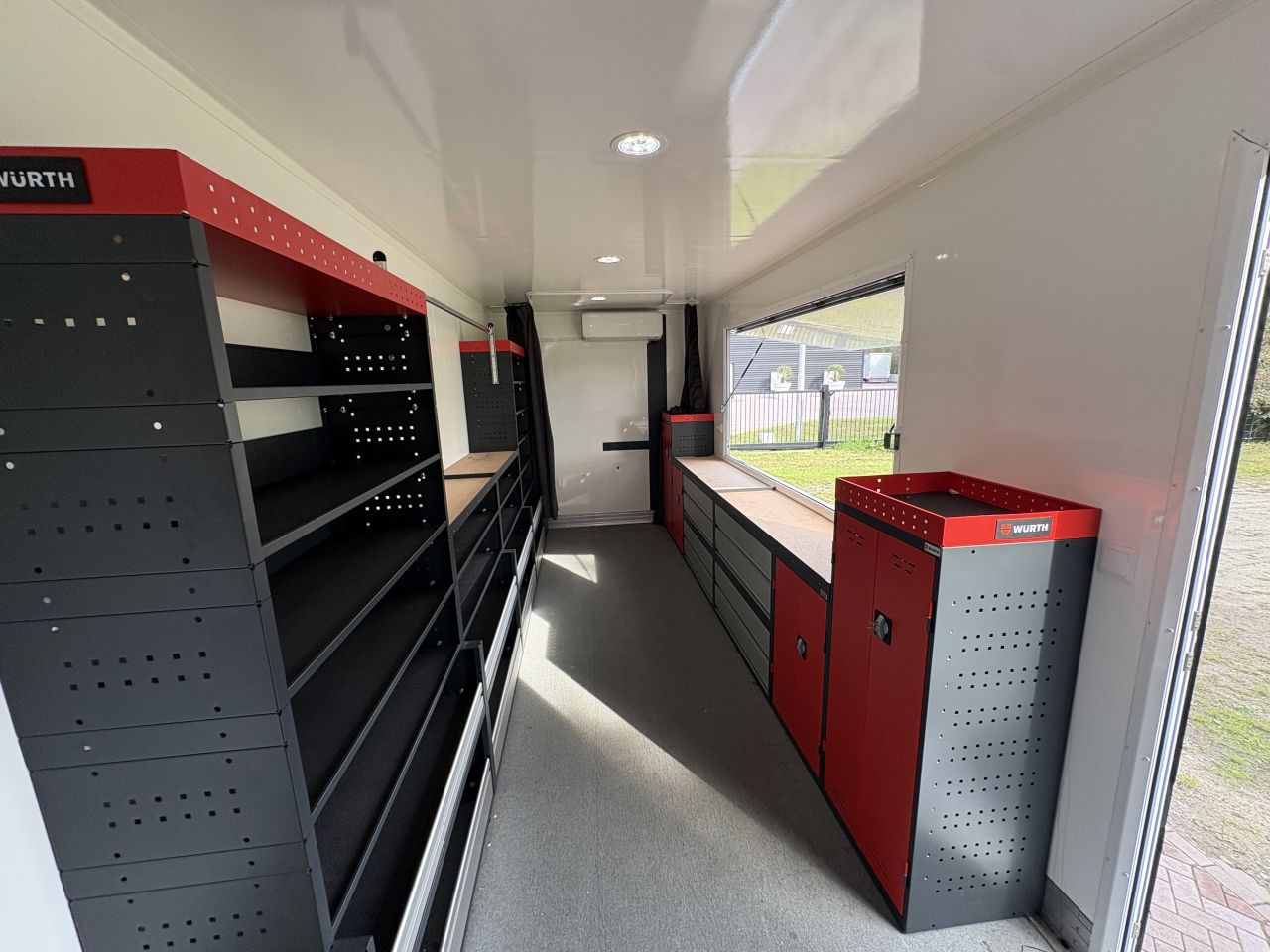 Be oplegger KUIPER 5 ton GESLOTEN WURTH inrichting Kast