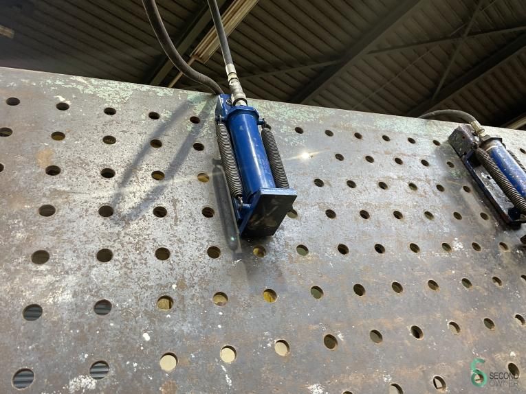 Clamping benches Van Duin