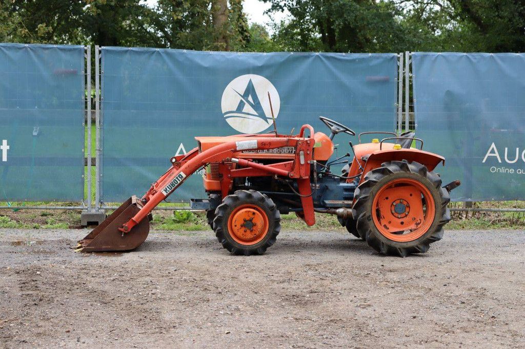 Kubota L2000DT Mini Tractor Diesel 20 hp with front loader