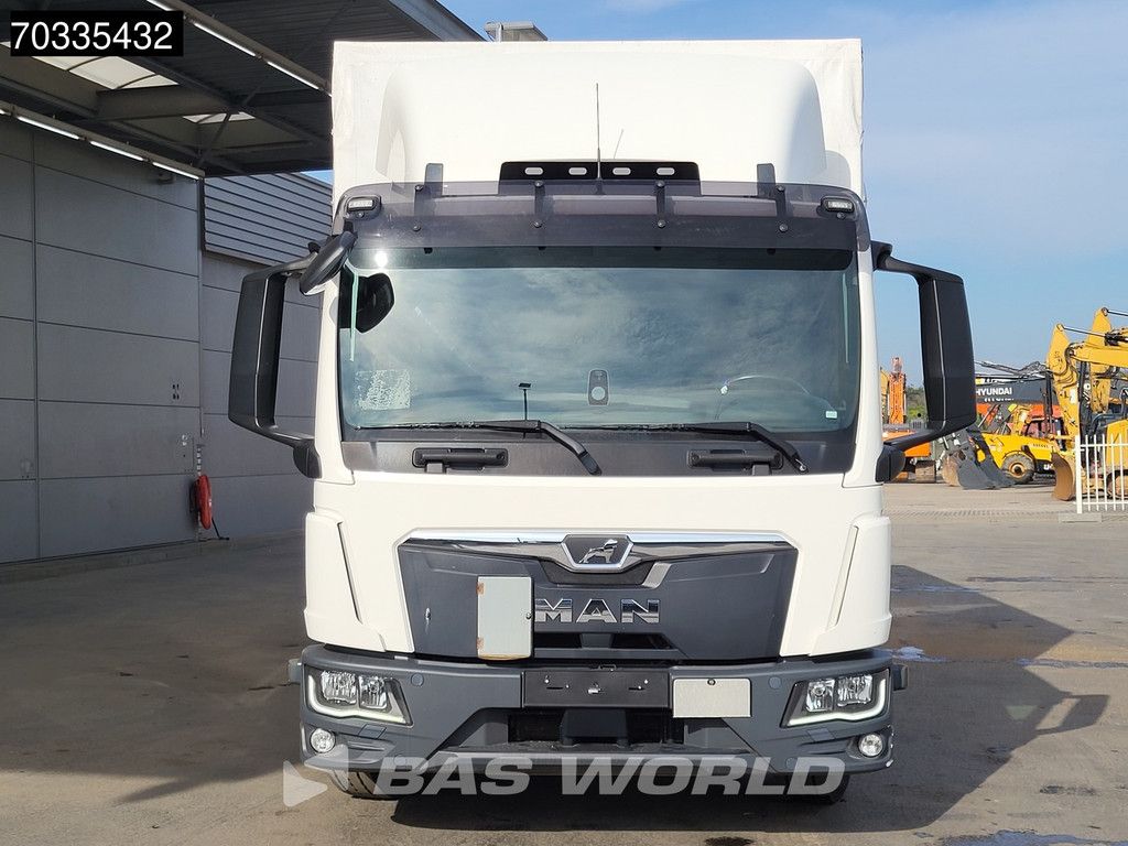 MAN TGL 12.250 4X2 12t Automatic Tailgate AC Euro 6