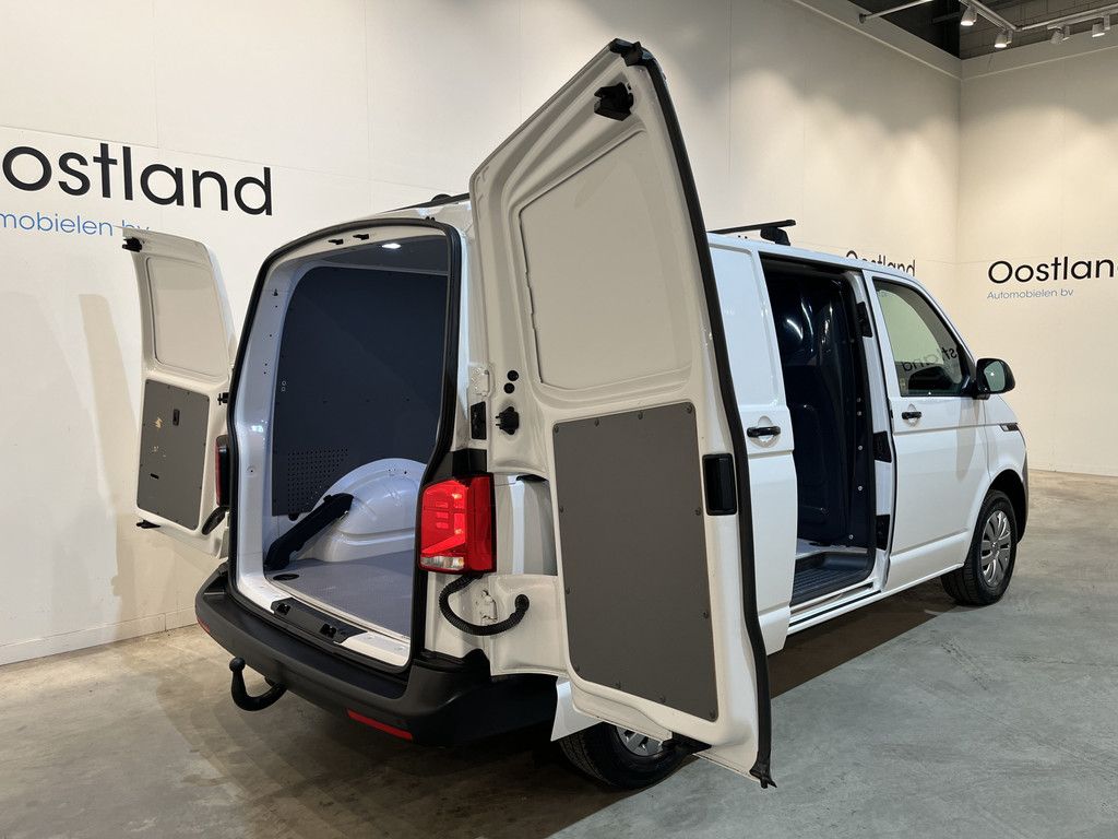 Volkswagen Transporter 2.0 TDI L1H1 / Euro 6 / Airco / CarPlay / Cruise Control / Trekhaak / PDC / 3-Zits