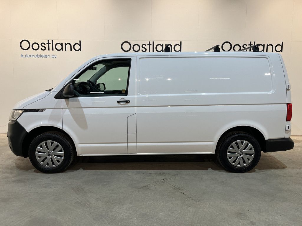 Volkswagen Transporter 2.0 TDI L1H1 / Euro 6 / Airco / CarPlay / Cruise Control / Trekhaak / PDC / 3-Zits