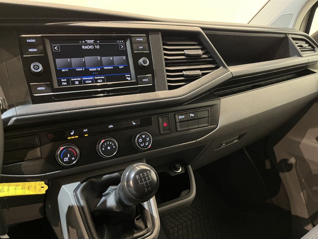 Volkswagen Transporter 2.0 TDI L1H1 / Euro 6 / Airco / CarPlay / Cruise Control / Trekhaak / PDC / 3-Zits