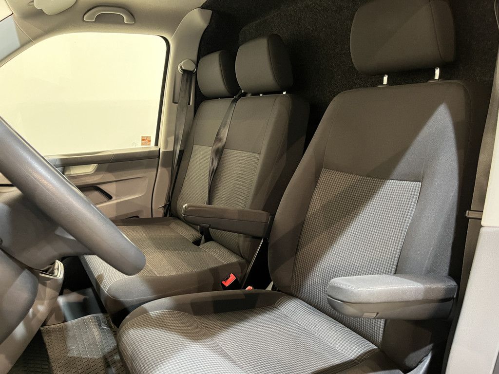 Volkswagen Transporter 2.0 TDI L1H1 / Euro 6 / Airco / CarPlay / Cruise Control / Trekhaak / PDC / 3-Zits
