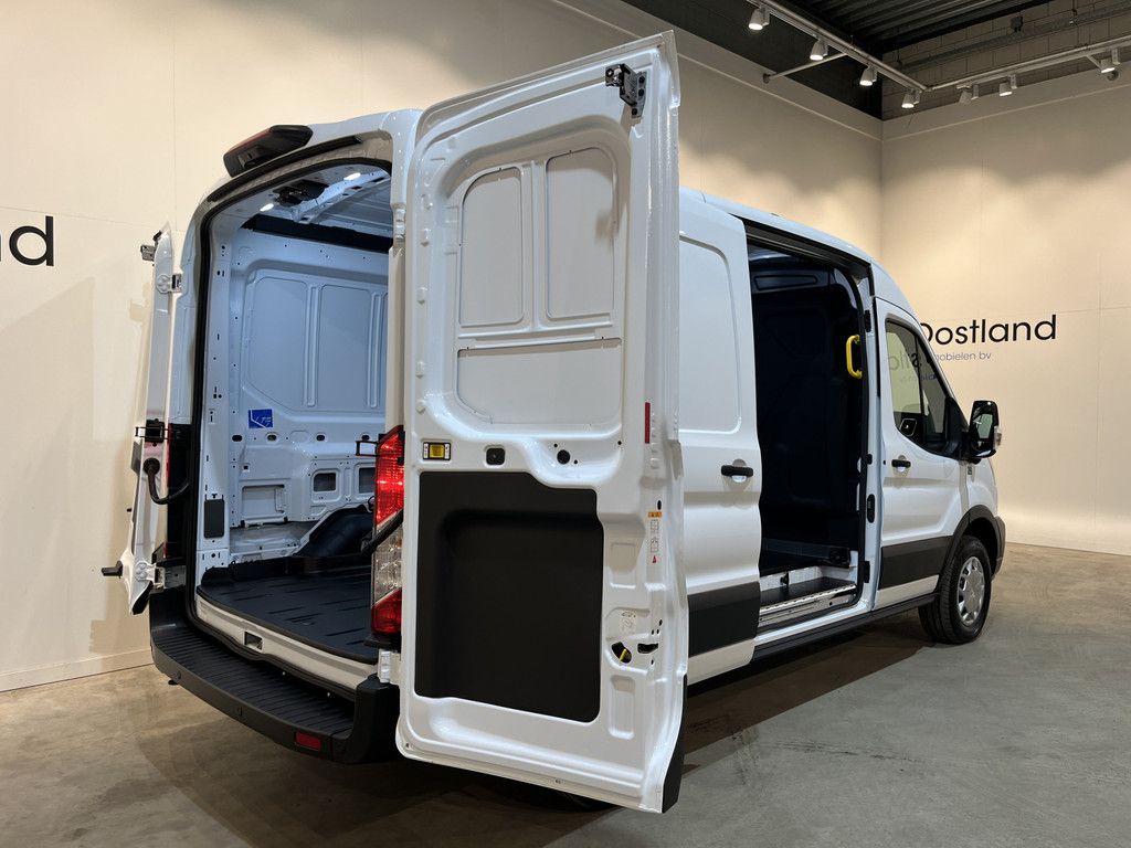Ford E-Transit 390 (3500 kg) L2H2 Trend 68 kWh / 100% Elektrisch !! / Airco / Cruise Control / CarPlay / 360 Camera / Navigatie / 3-Zits / 622 KM !!