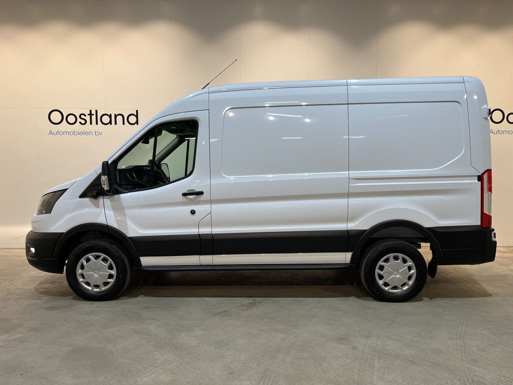 Ford E-Transit 390 (3500 kg) L2H2 Trend 68 kWh / 100% Elektrisch !! / Airco / Cruise Control / CarPlay / 360 Camera / Navigatie / 3-Zits / 622 KM !!