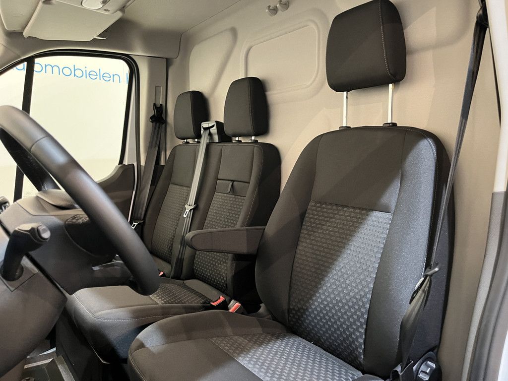Ford E-Transit 390 (3500 kg) L2H2 Trend 68 kWh / 100% Elektrisch !! / Airco / Cruise Control / CarPlay / 360 Camera / Navigatie / 3-Zits / 622 KM !!