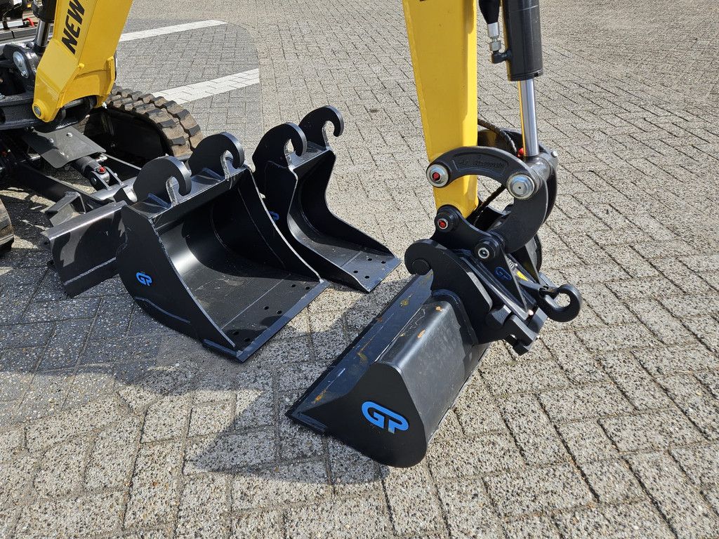 New Holland E12D Rops