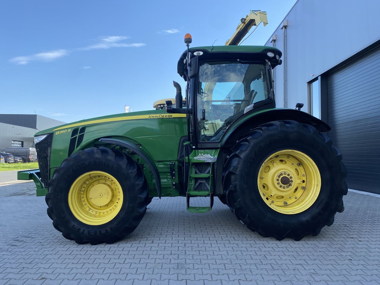 John Deere 8260R
