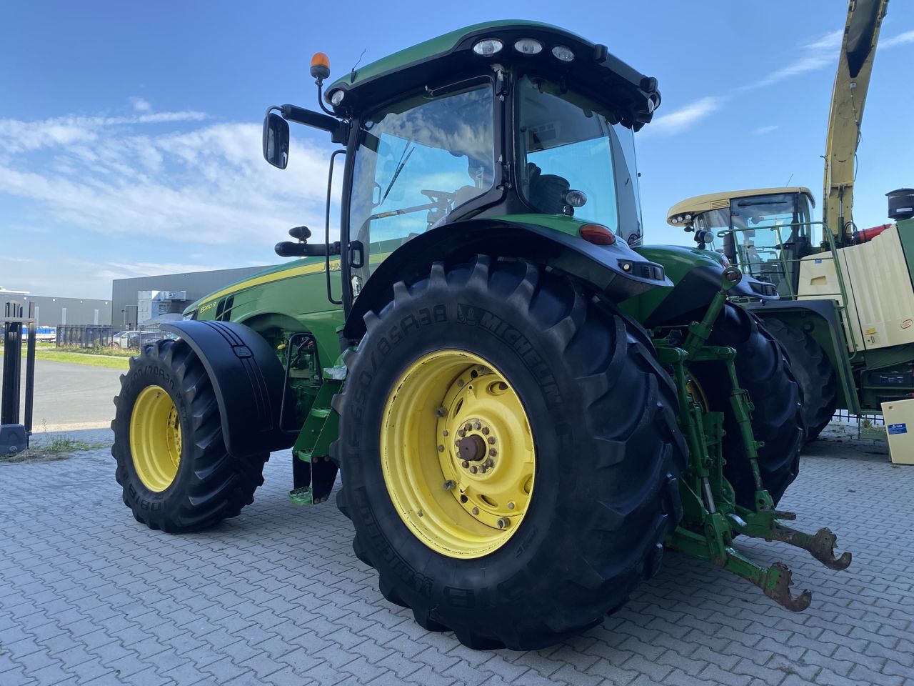 John Deere 8260R