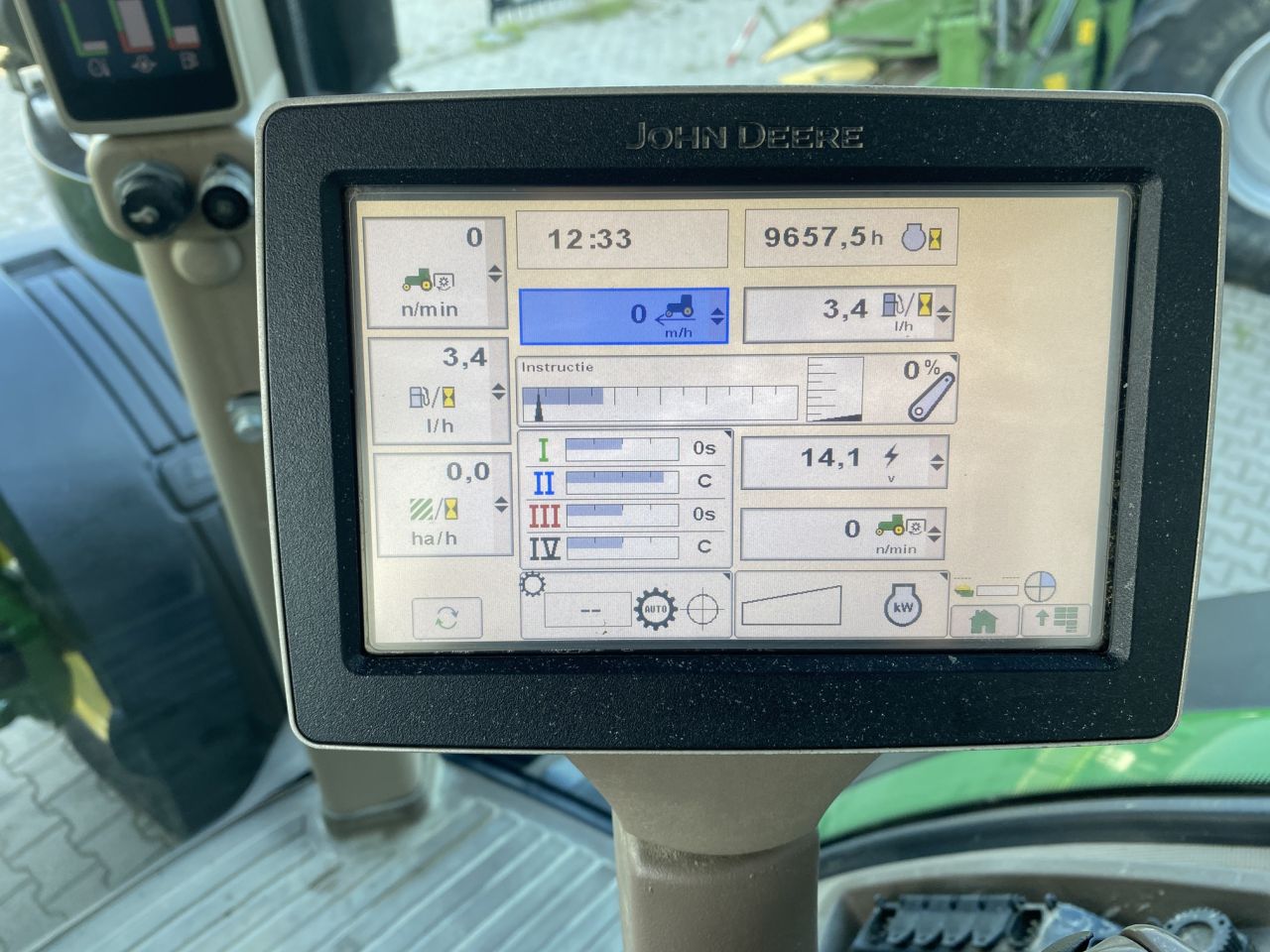 John Deere 8260R