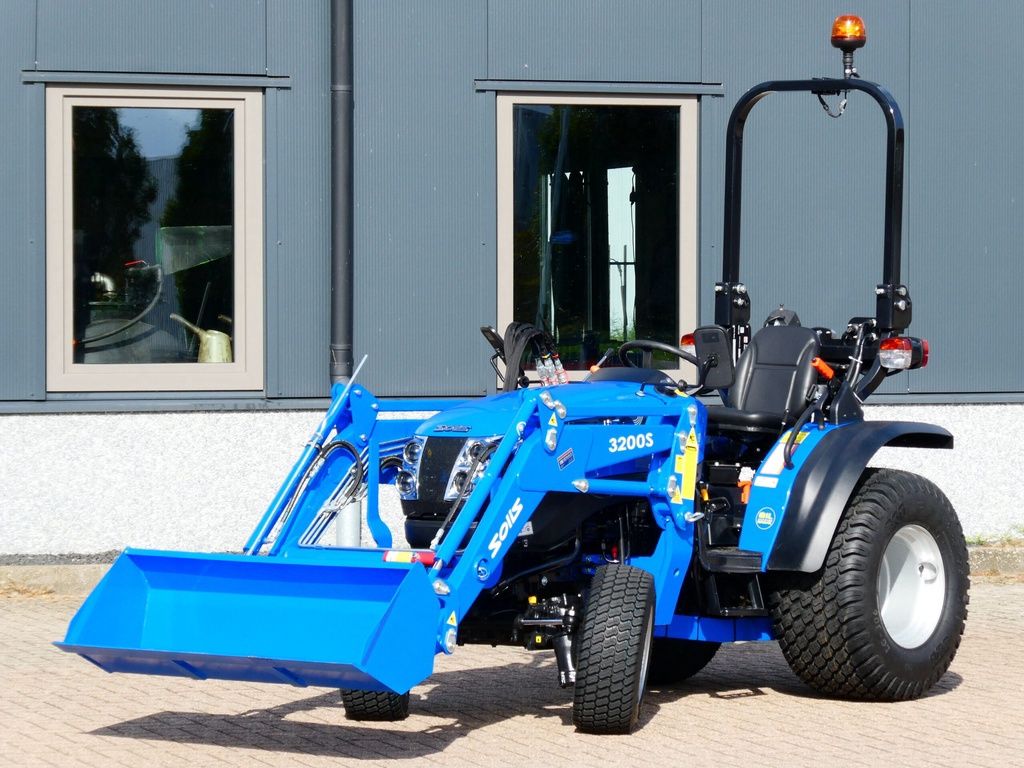Solis 26 4wd / 00018 Draaiuren / Voorlader