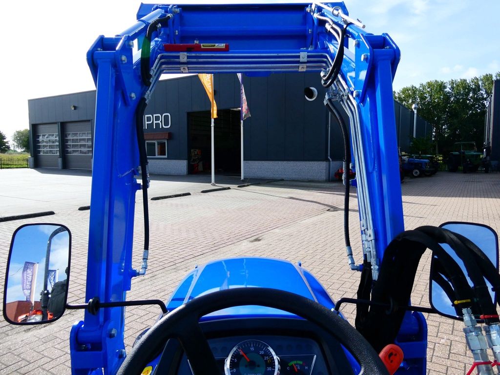 Solis 26 4wd / 00018 Draaiuren / Voorlader