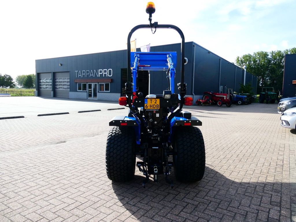 Solis 26 4wd / 00018 Draaiuren / Voorlader