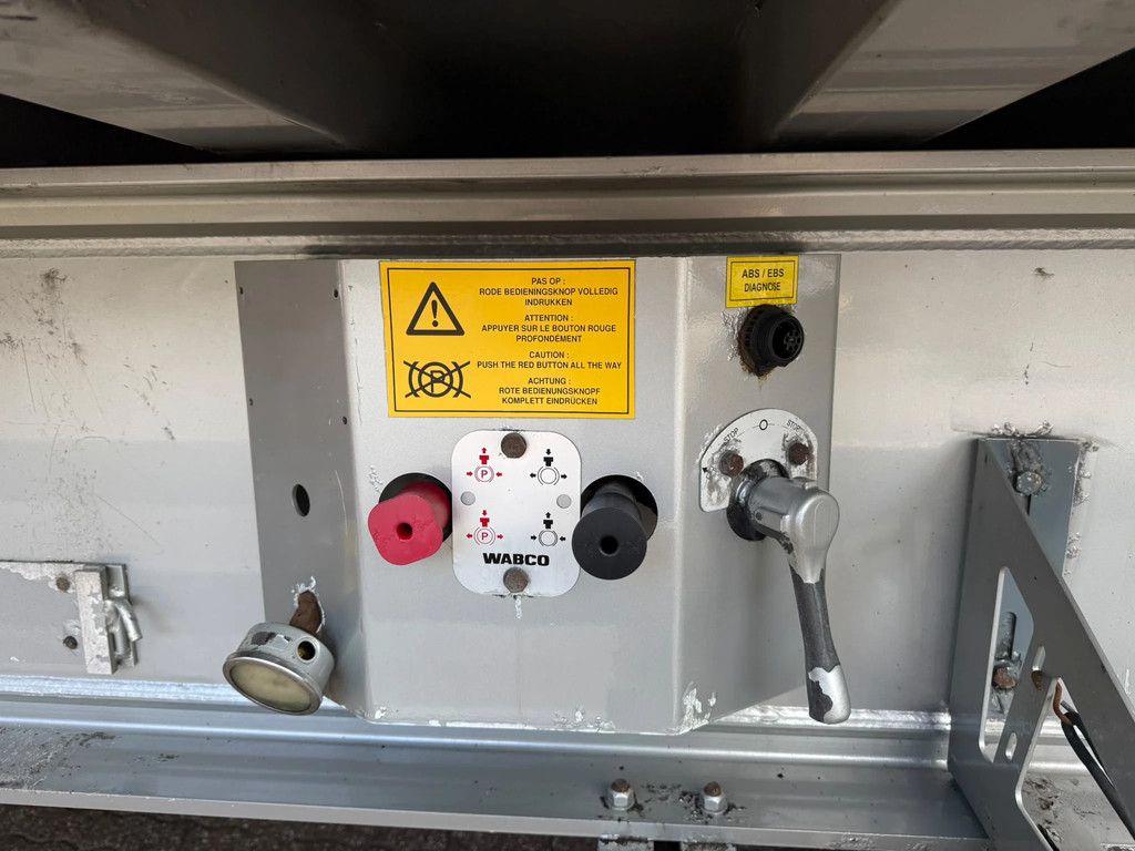 Stas SA339K SA339K 58m3 Vol-Alu 24V Self Support NL Trailer