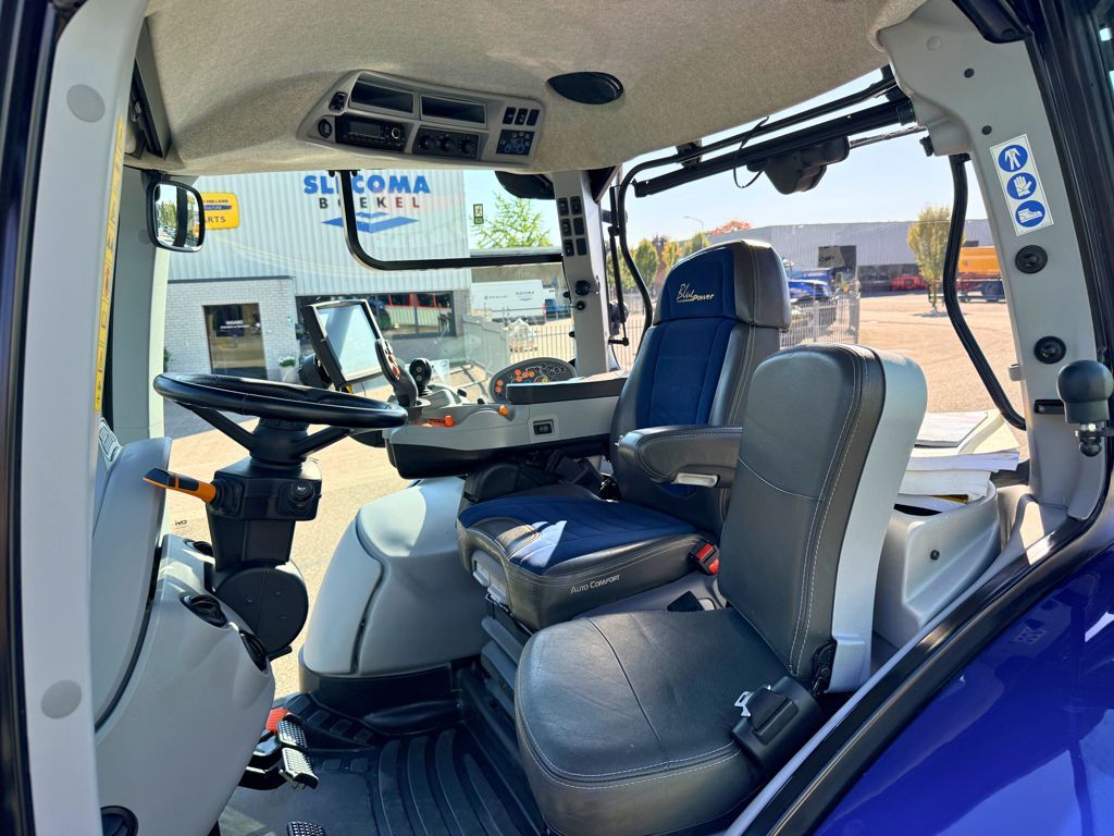 New Holland T7.270AC Blue Power Stage V