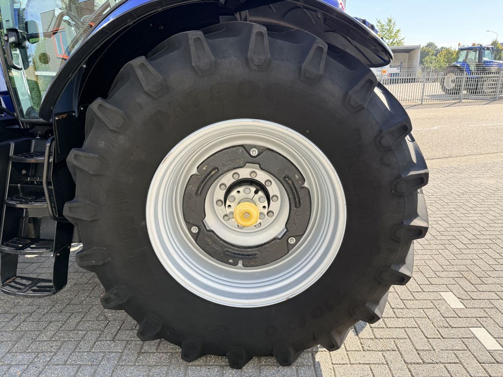New Holland T7.270AC Blue Power Stage V