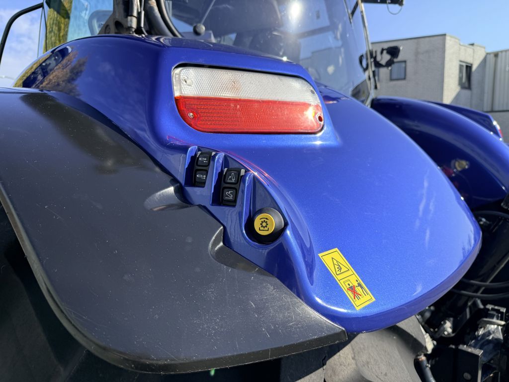 New Holland T7.270AC Blue Power Stage V