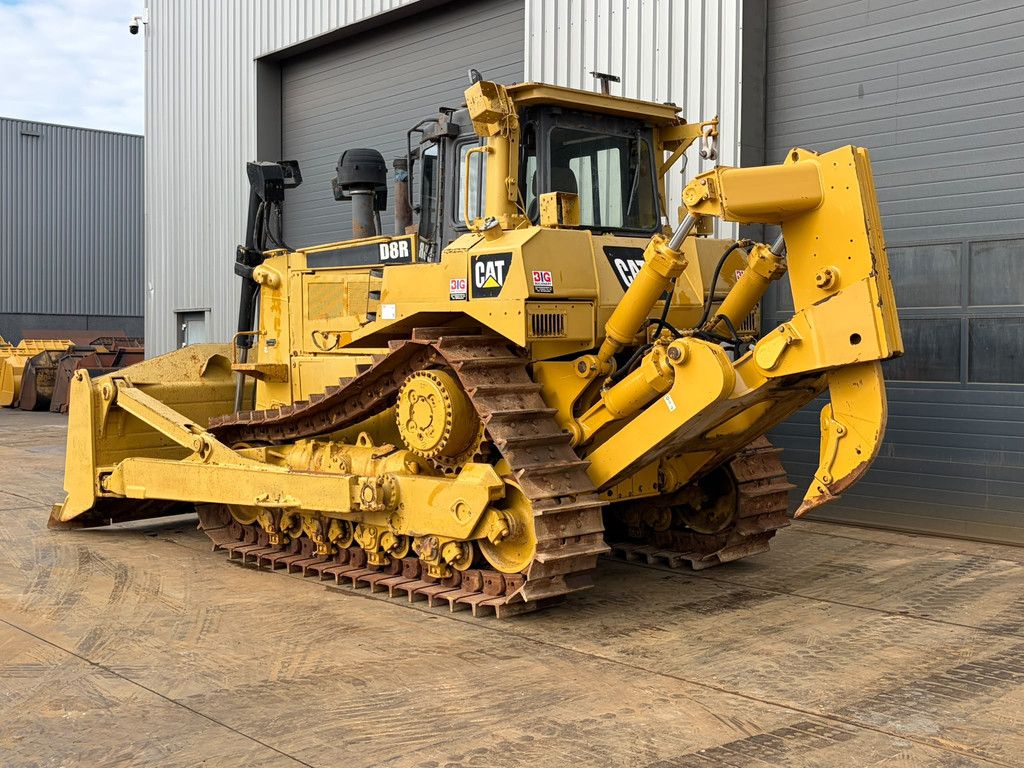 Caterpillar D8R