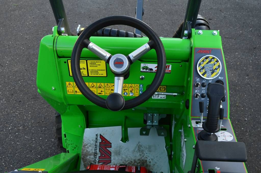 Avant 423 Kniklader/Shovel/Wielader