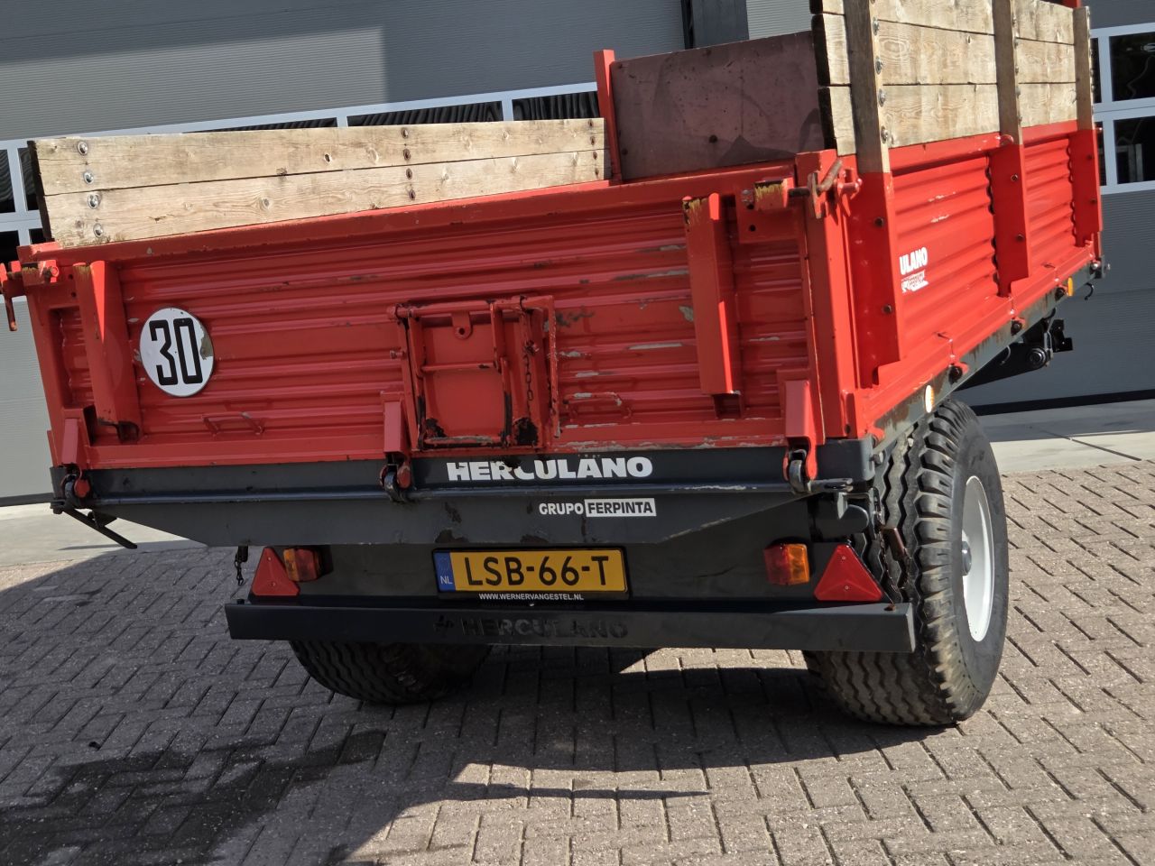 Herculano 3 zijdige kipper bakkenwagen kraankar kippertje