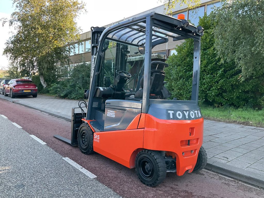 Toyota 8FBMKT25 2500KG 5.00METER HEFTRUCK