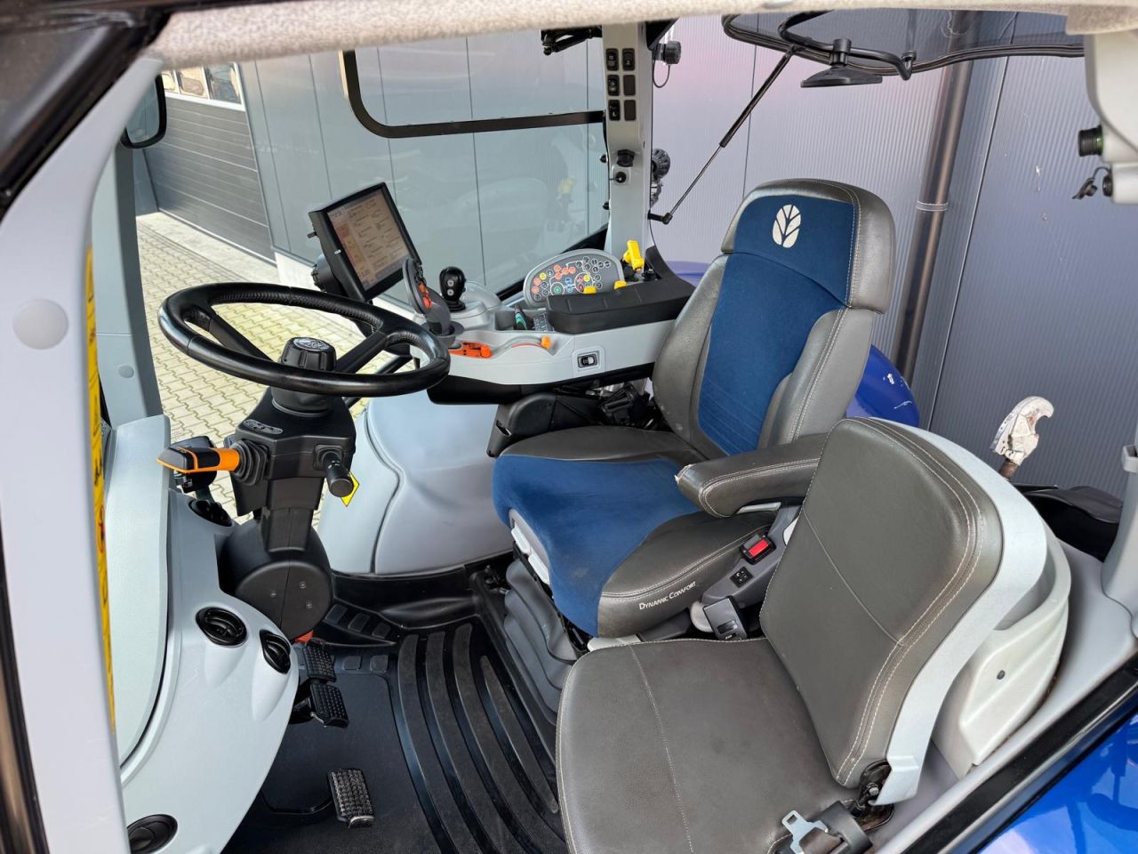 New Holland T6.180 AutoCommand