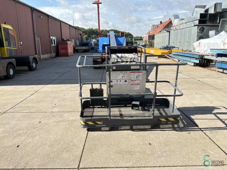 Telescopic boom lift Aichi SR21AJ 2004