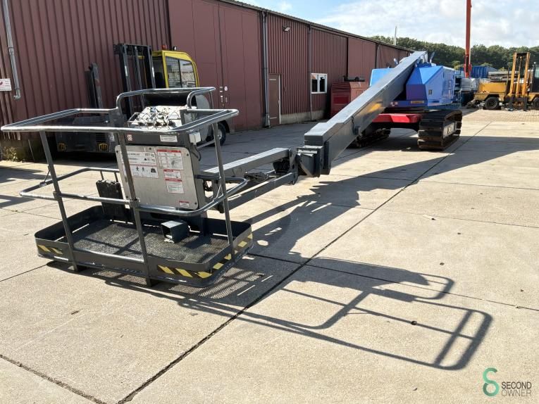 Telescopic boom lift Aichi SR21AJ 2004