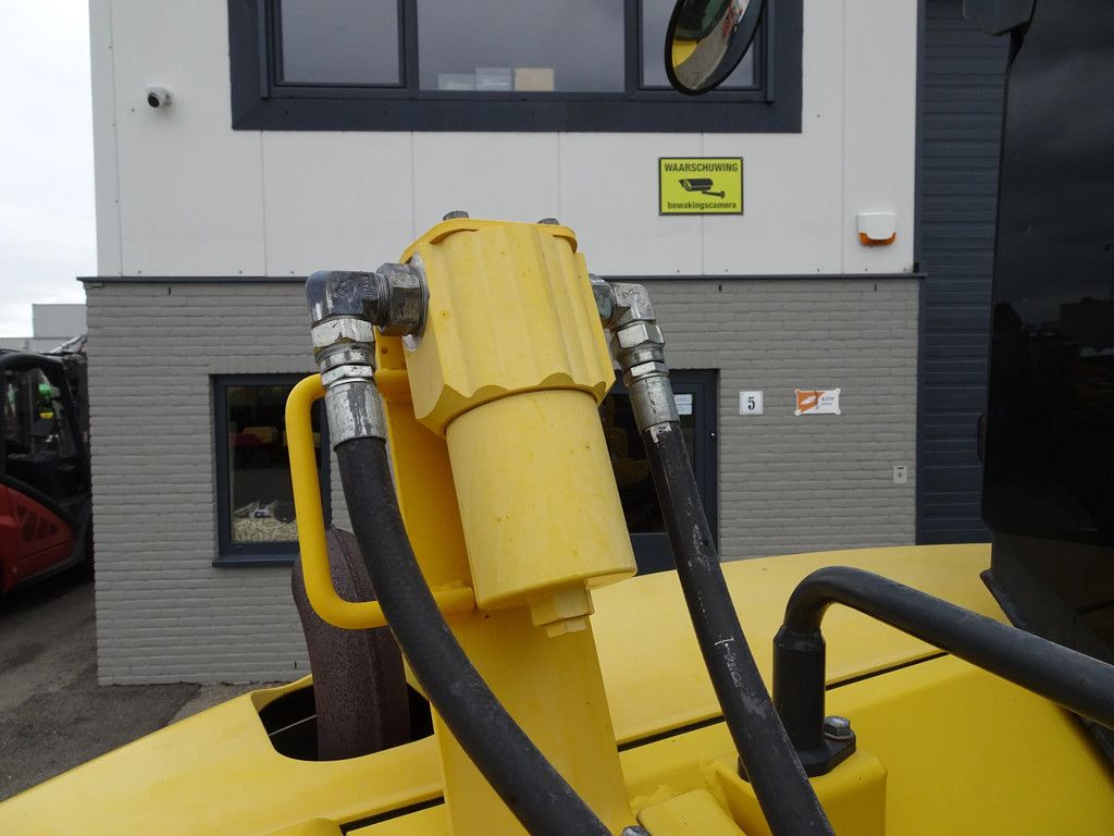 Komatsu PC88MR-8 PC88MR