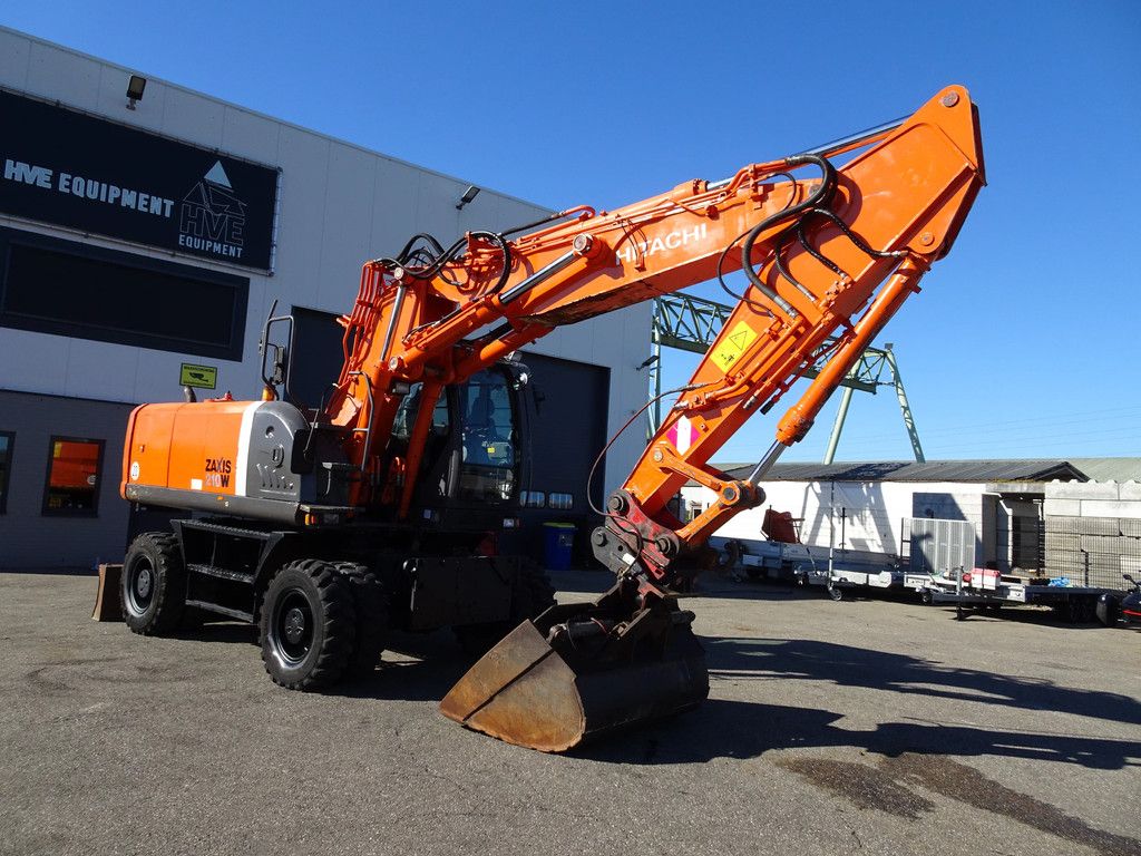 Hitachi ZX210W-3