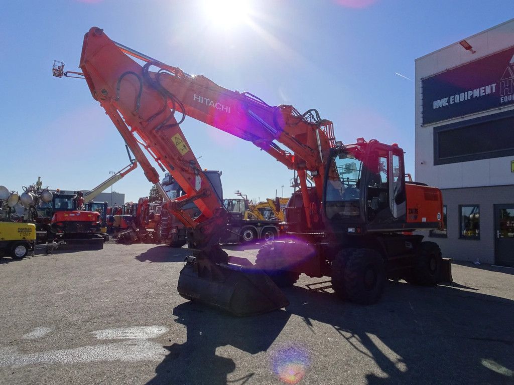 Hitachi ZX210W-3