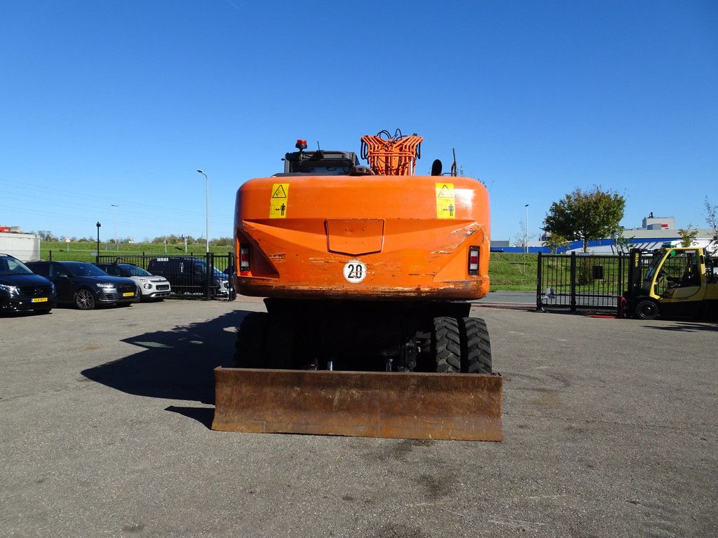 Hitachi ZX210W-3