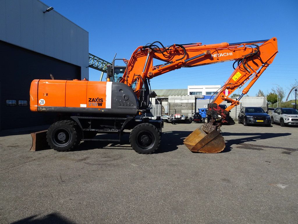 Hitachi ZX210W-3