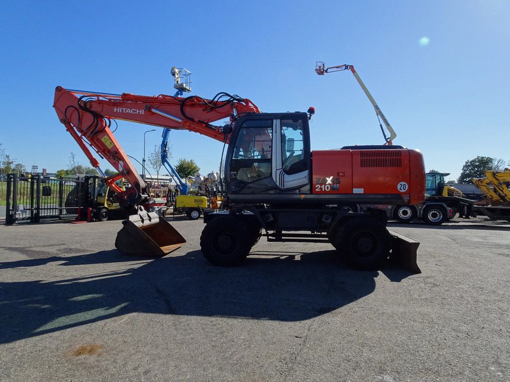 Hitachi ZX210W-3