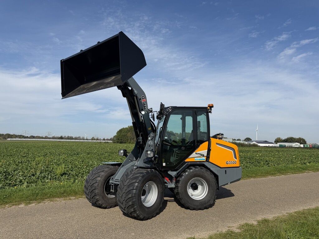 Giant G3500 shovel 2026 77 uur DEMO €899 LEASE