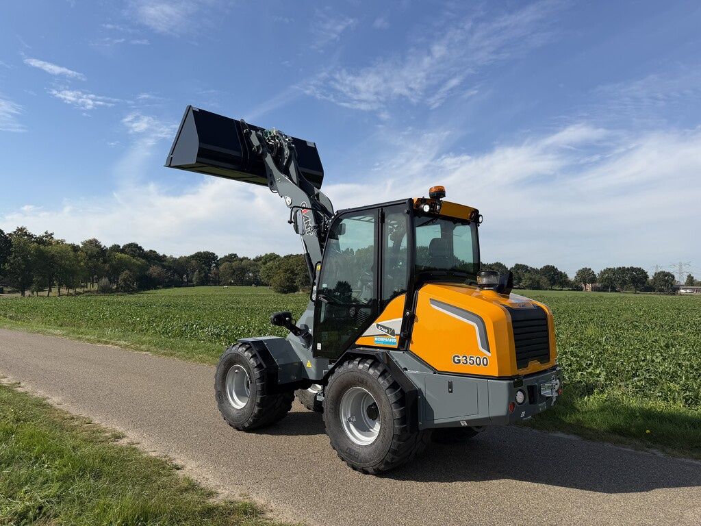 Giant G3500 shovel 2026 77 uur DEMO €899 LEASE