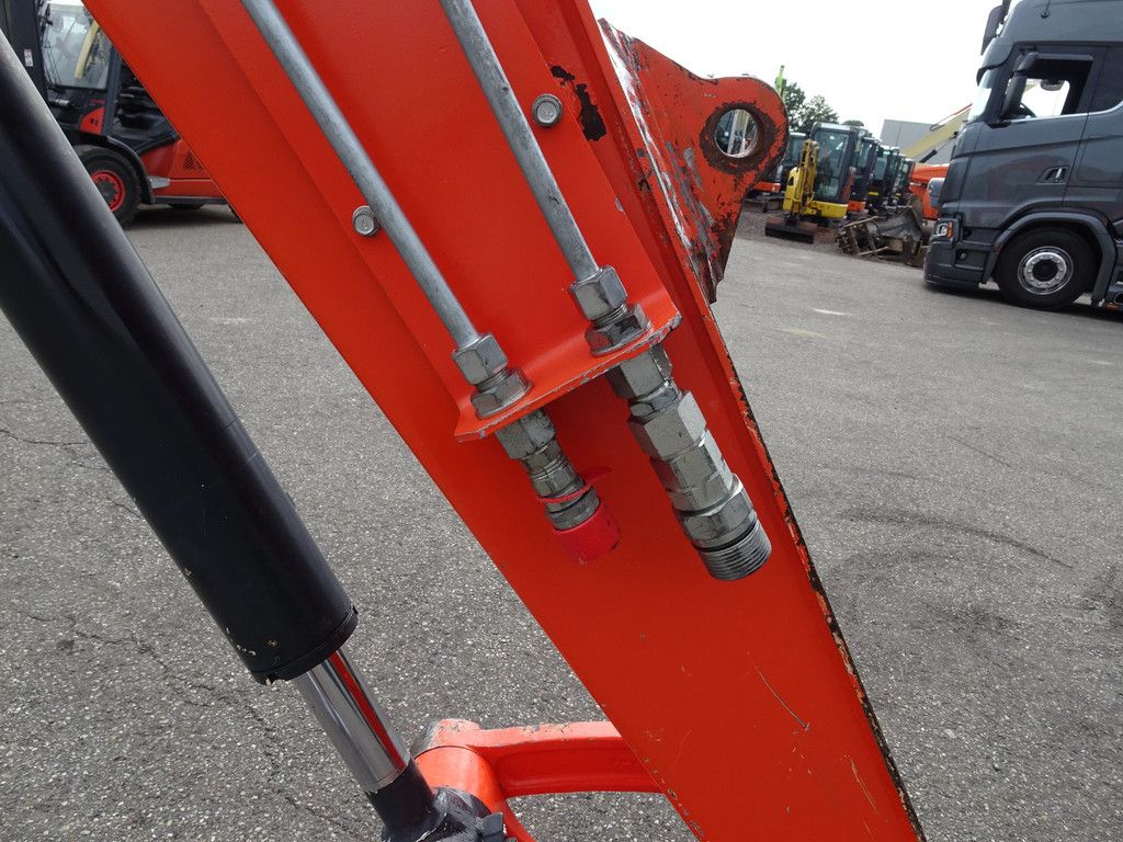 Kubota KX080-4