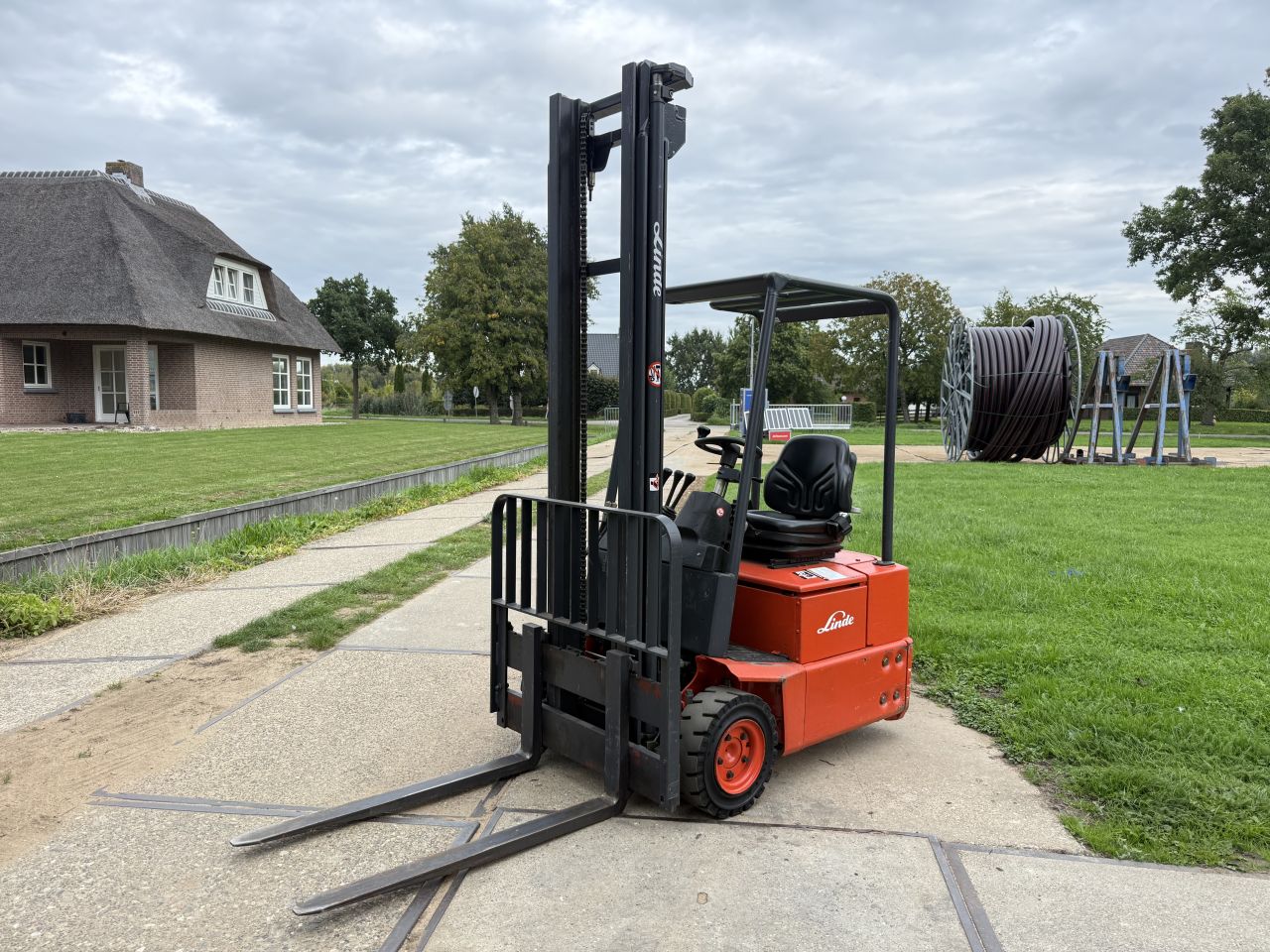 NIEUWSTAAT! Linde 1.2 tonner elektrische heftruck 1900uur!!