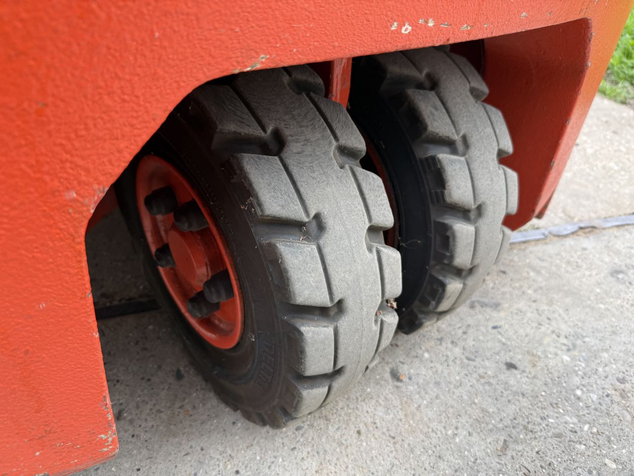 NIEUWSTAAT! Linde 1.2 tonner elektrische heftruck 1900uur!!