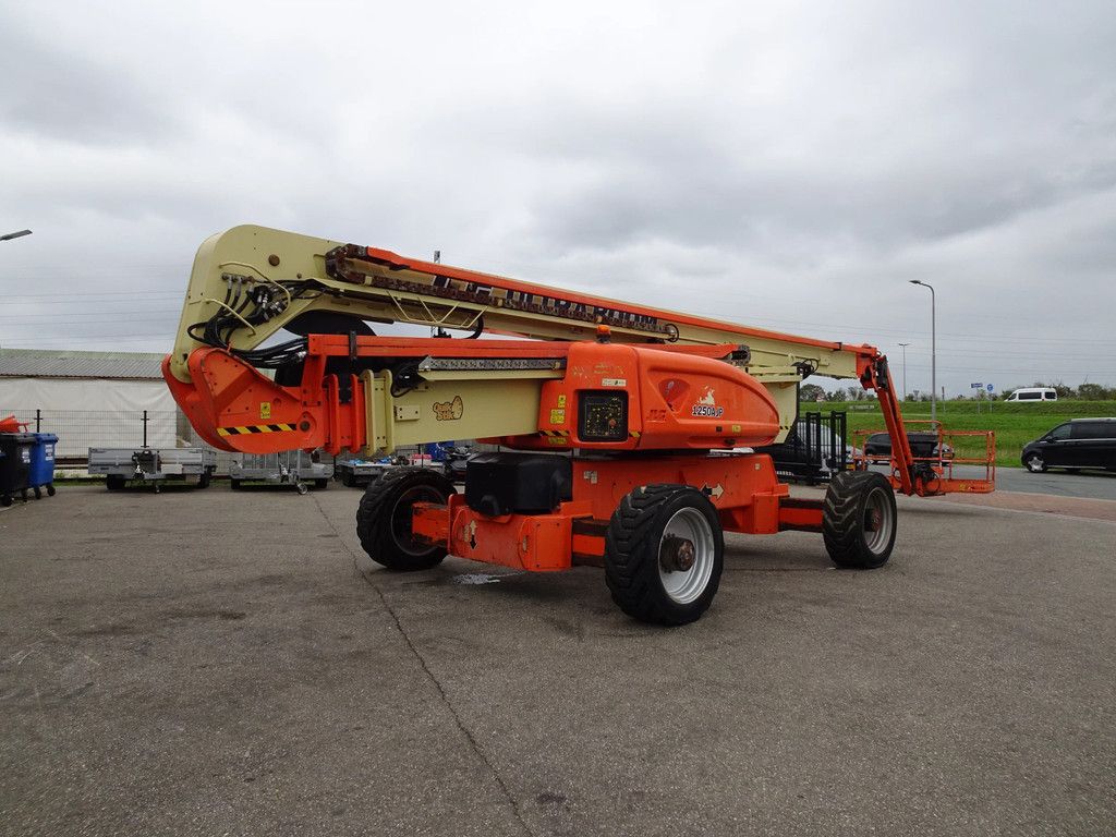 JLG 1250AJP