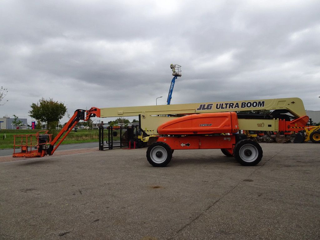 JLG 1250AJP
