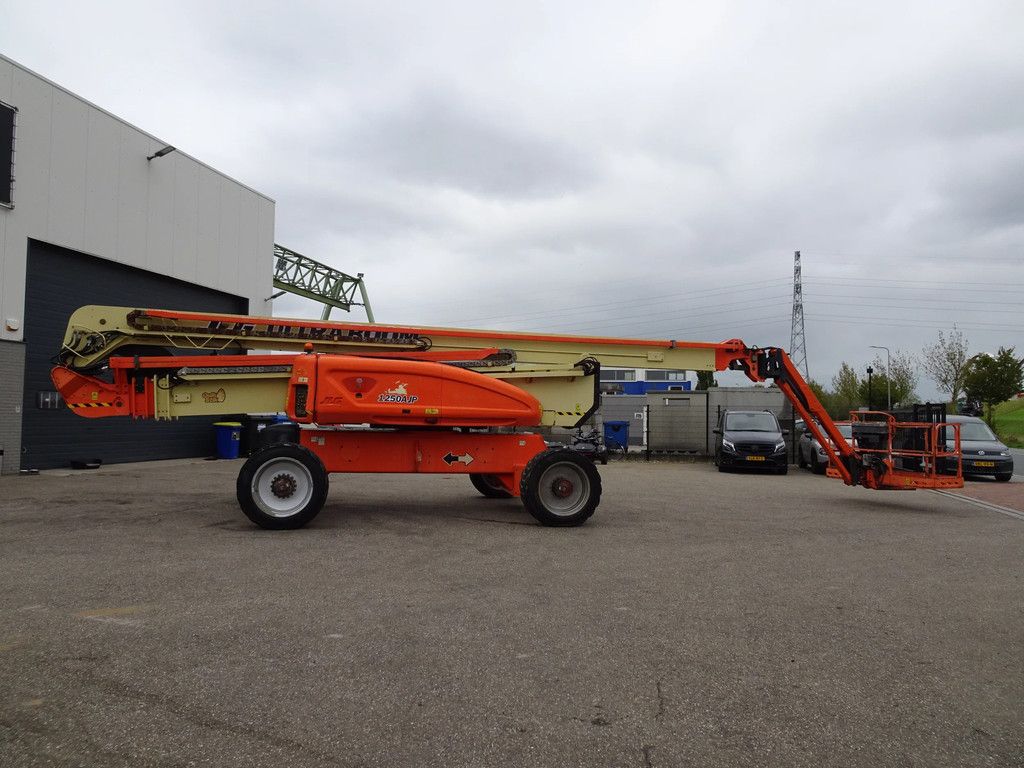 JLG 1250AJP