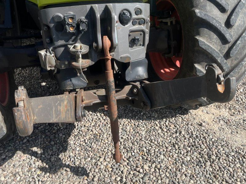 Claas Axion 830 Cebis med frontlift