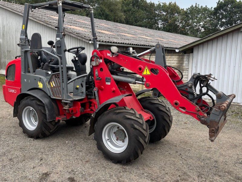 Weidemann 1380 På vej ind