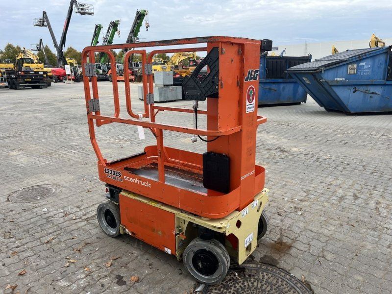 JLG 1230ES