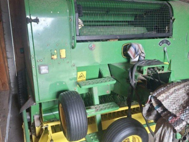 John Deere 568