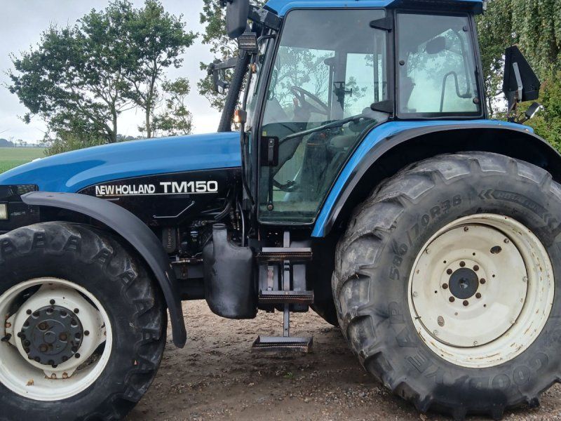 New Holland TM 150 med frontlift and RC gearbox Range Comand