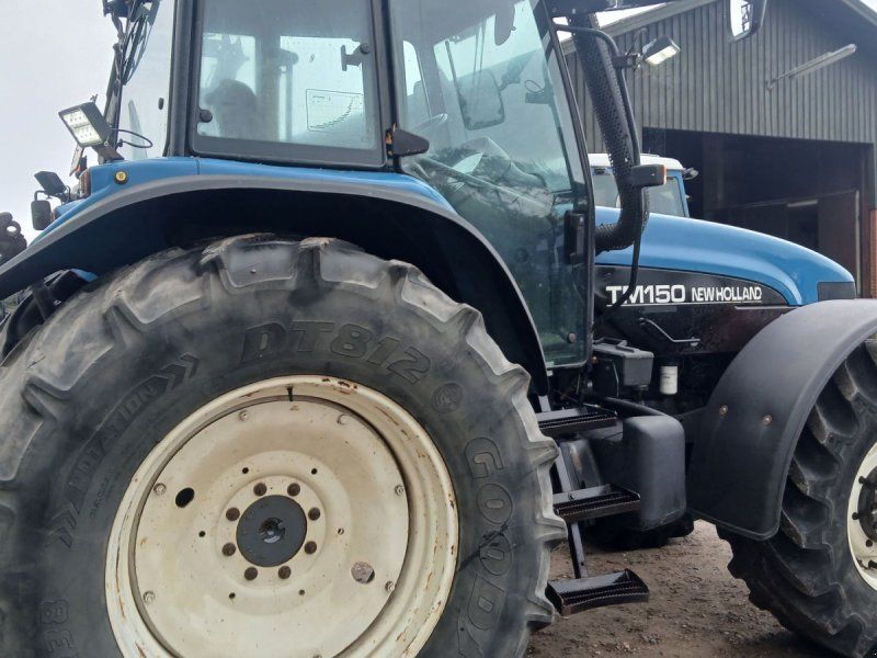 New Holland TM 150 med frontlift and RC gearbox Range Comand