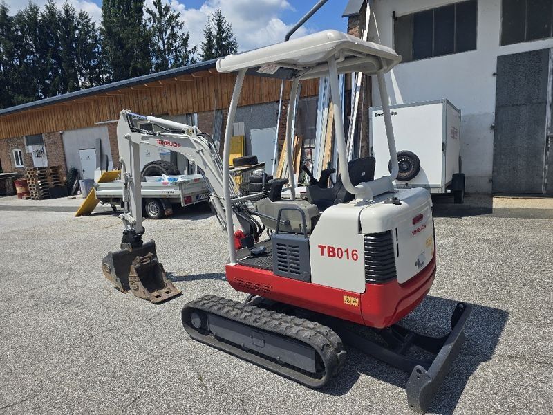 Takeuchi TB016